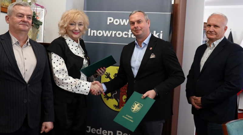 Umowa na remont drogi w Janikowie